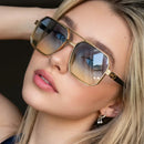Óculos de Sol, Retrô, Oversized, Armação Grande e Vintage.